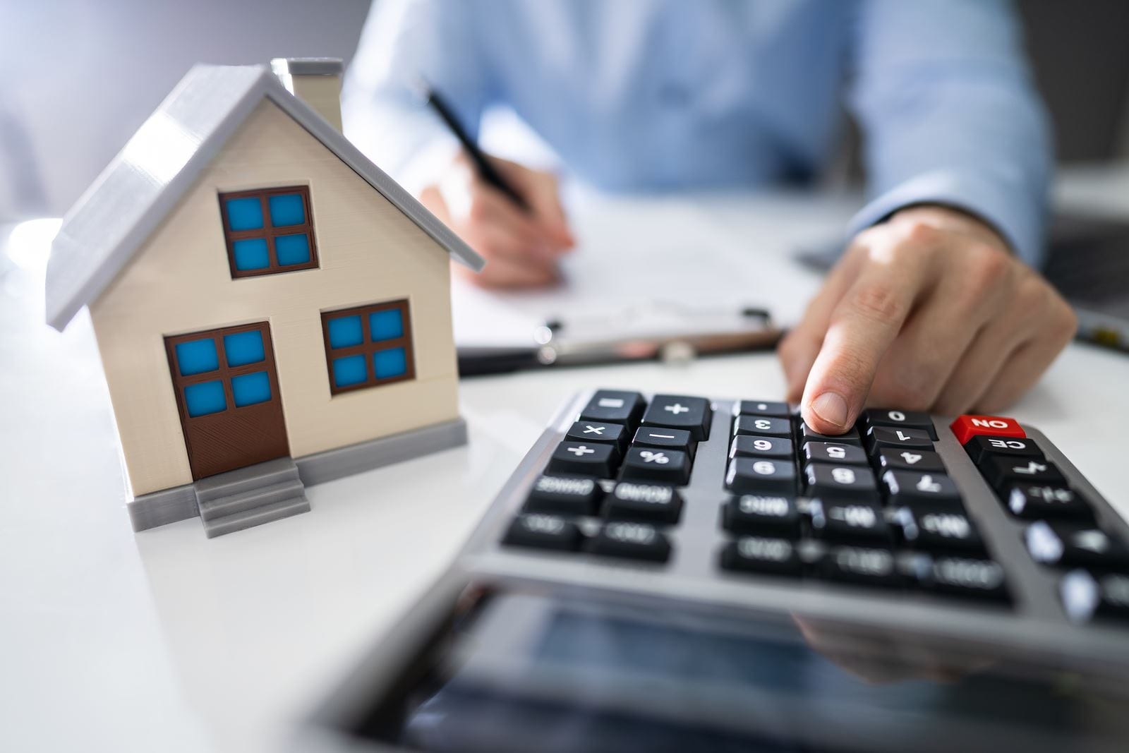 How to Compare Deals With an Investment Property Calculator